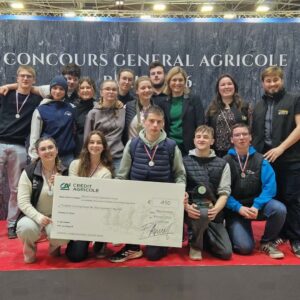 L’équipe a aussi eu le plaisir de rencontrer la Présidente de l’Assemblée National @yael.braunpi